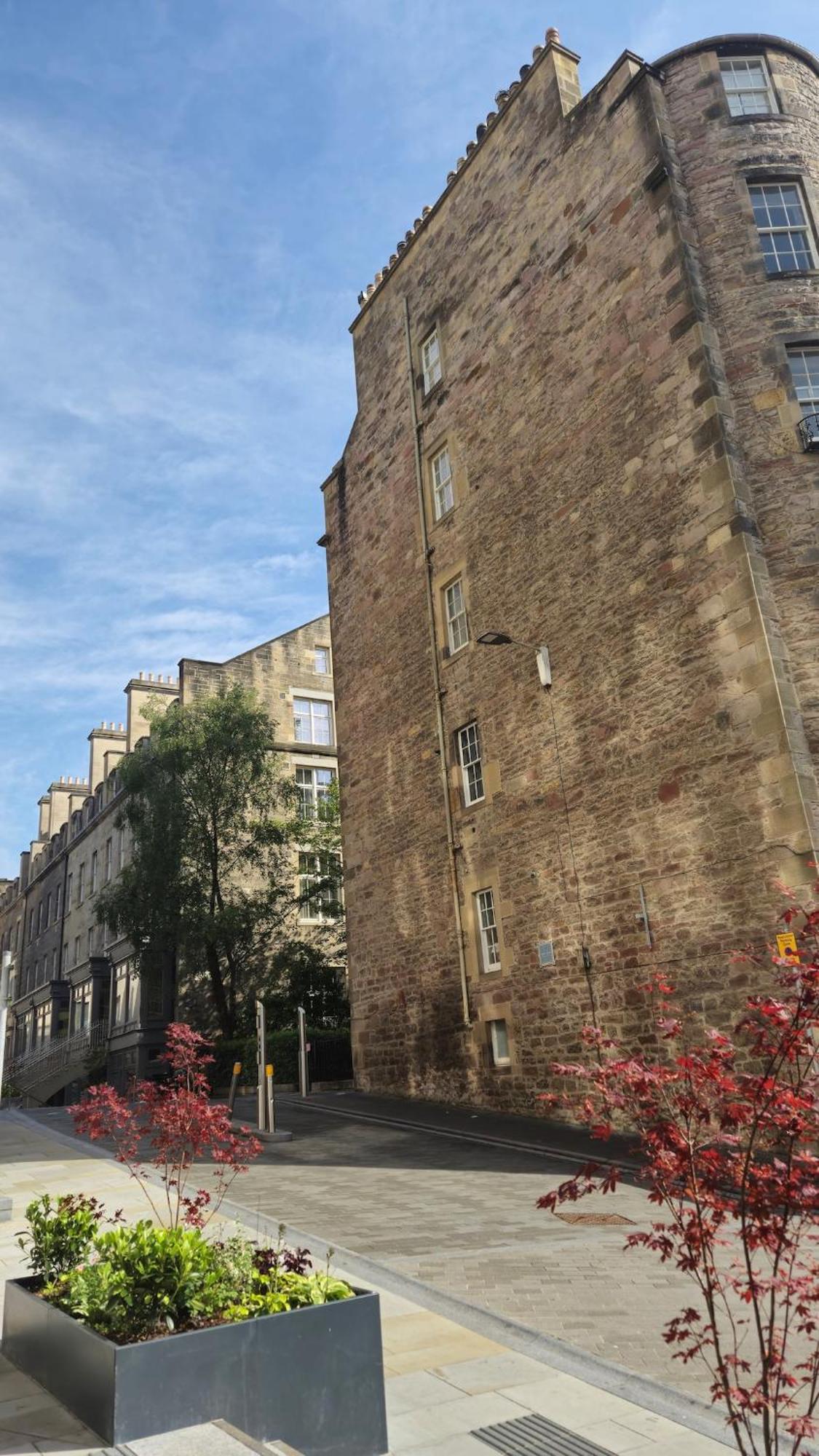 Heart Of The City- 3 Bedroom Oasis * Edinburgh
