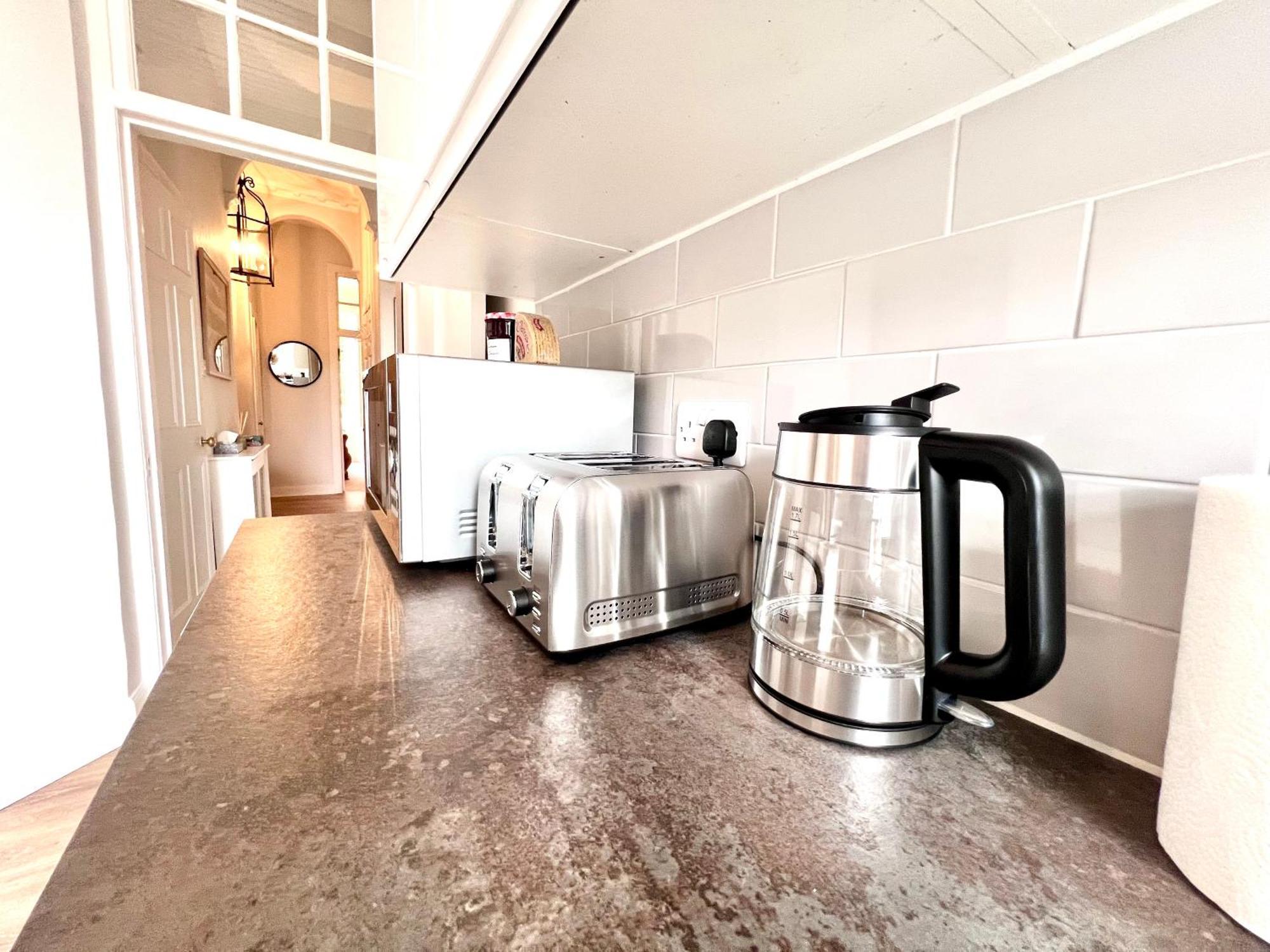Heart Of The City- 3 Bedroom Oasis