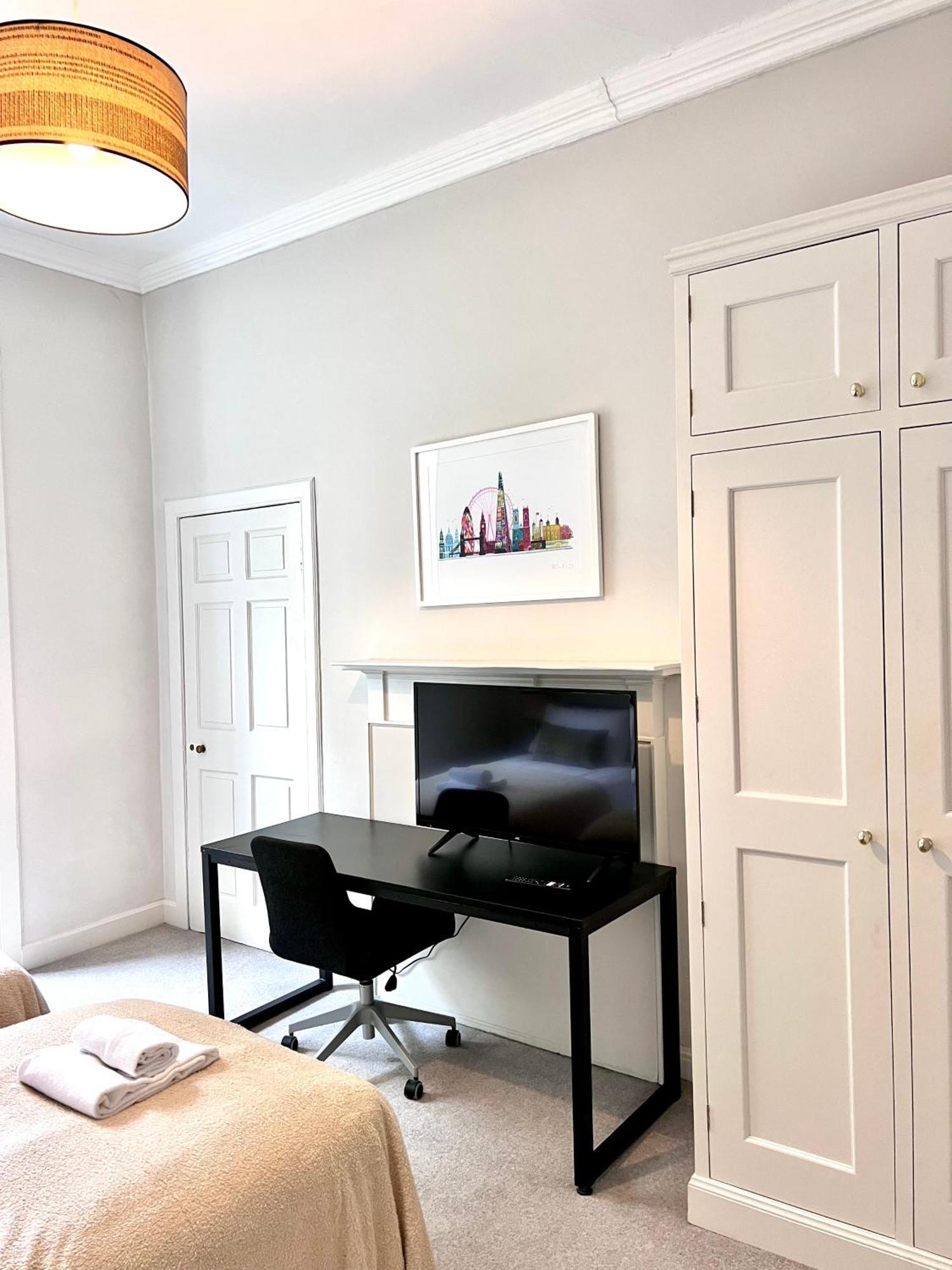 Heart Of The City- 3 Bedroom Oasis Appartement *
